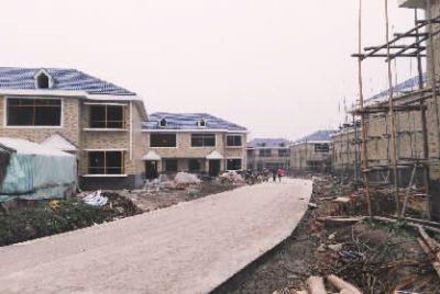 建設中的江洲墟場安置小區(qū)。